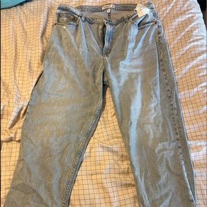 Abercrombie and Fitch Ulta High Rise- The Ankle Straight